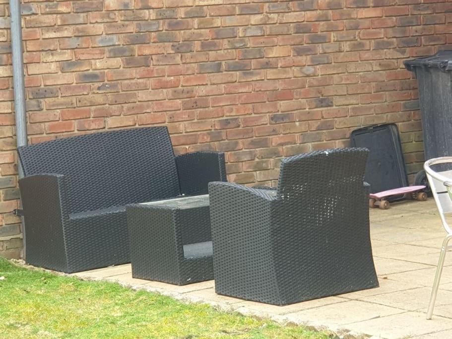 London Luxury 6 Bedroom Family House Sleeps 12 People Parking For 4 Cars Close To Tube. Chigwell Esterno foto