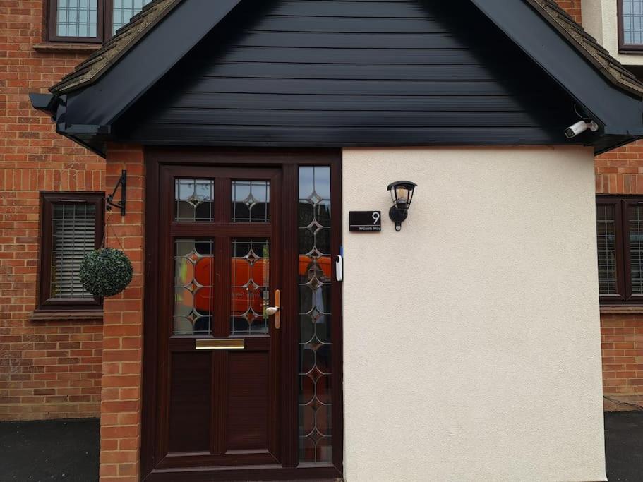 London Luxury 6 Bedroom Family House Sleeps 12 People Parking For 4 Cars Close To Tube. Chigwell Esterno foto